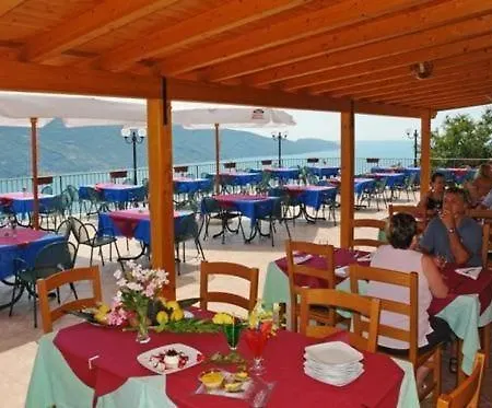 Zweizimmerwohnung Mit Seeblick * Tignale