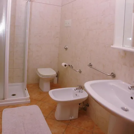 Zweizimmerwohnung Mit Seeblick Tignale