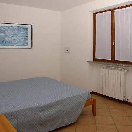 Zweizimmerwohnung Mit Seeblick * Tignale